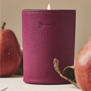Anthropologie Arrow Icon Embossed Fruity Harvest Pear & Cedar Candle W/ Leather